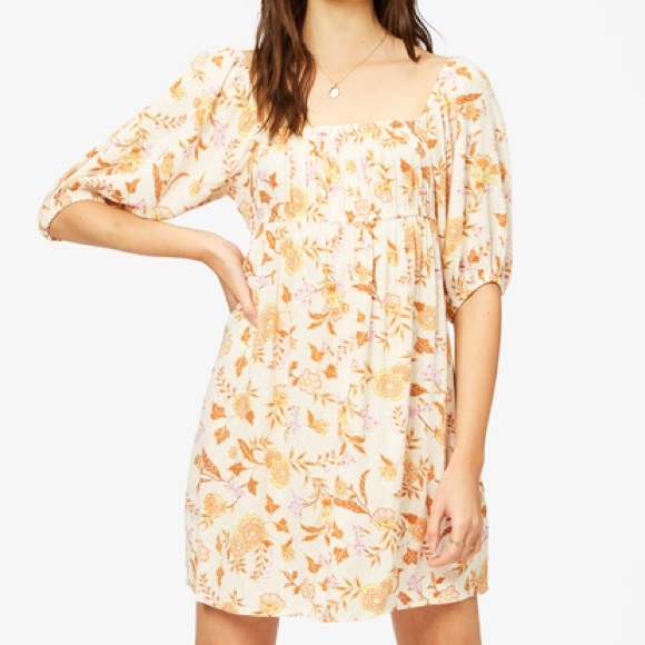 Billabong Dresses & Skirts - Billabong Medium White Mini Dress With Orange And Pink Floral Pattern